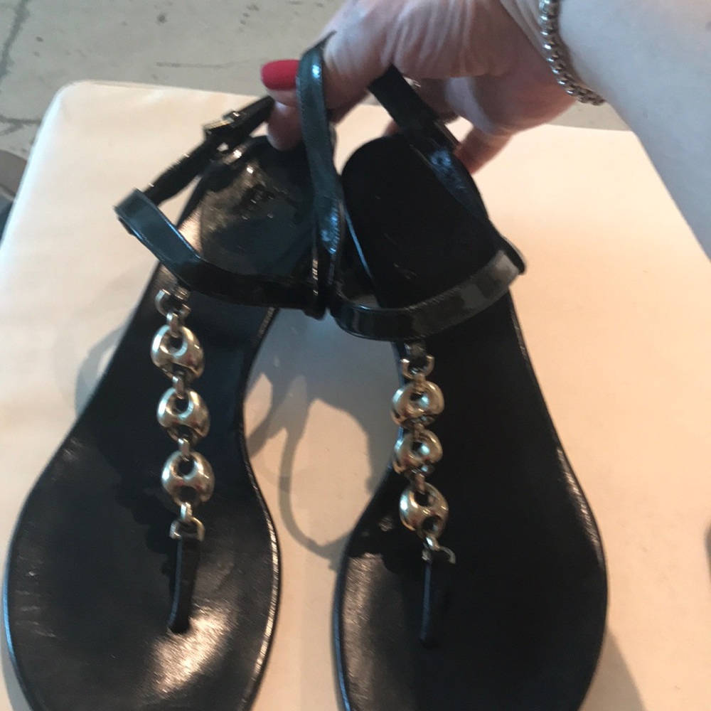 Gucci leather pattern Thong chain sandals